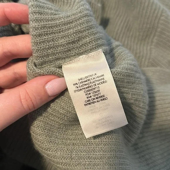 Alice and Olivia caprice drop shoulder tunic sweater in sage green